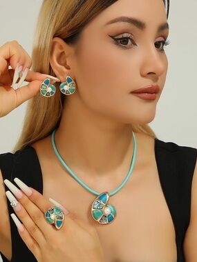 Anthropologie Turquoise Seashell Pendant Necklace & Earring Set